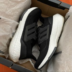 NWT/NIB Adidas Ultraboost 21 size 7
